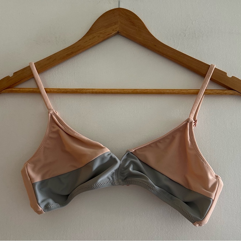 Mollusk Swim Two Toned Pink/Gray Beach Bikini Top Size Medium EUC